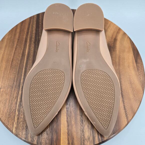 Clarks Heels Womens 11 Wide Beige Leather Pointed Toe Career Slip On Pumps Shoes - Picture 8 of 8